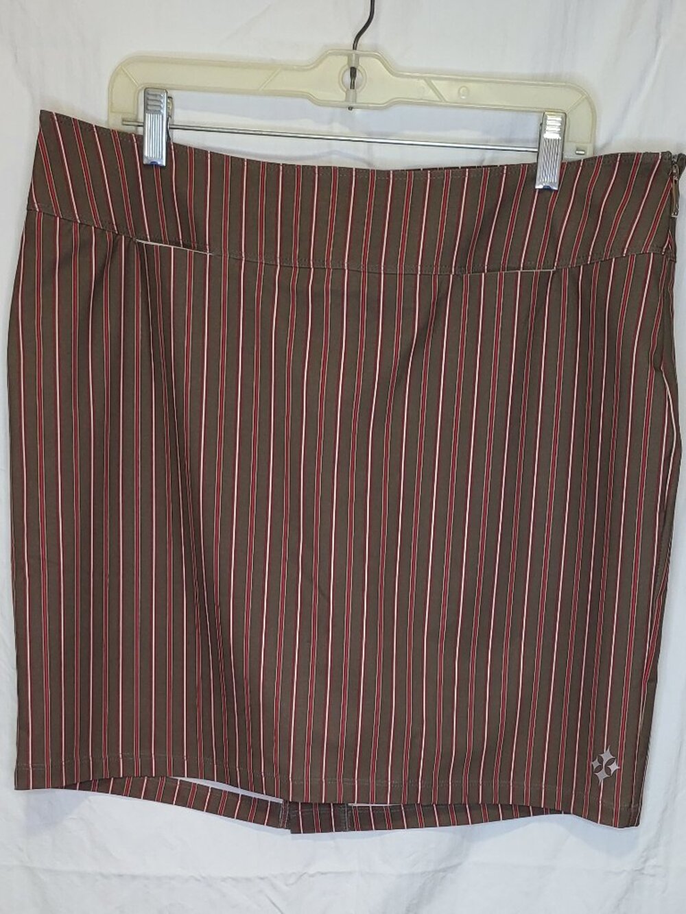 JoFit Activewear Savona Stripe Golf Skort Size 12 NWT Brown Red Stripe Athletic